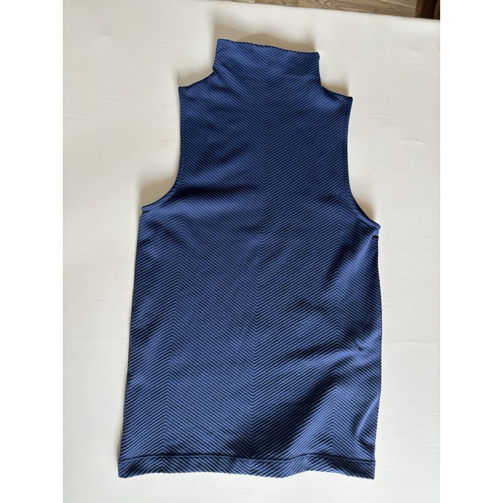 blue ribbed Athleta activewear bottoms in a size small.